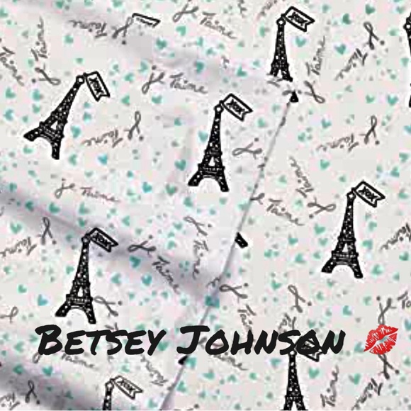 Betsey Johnson Other - Betsey Johnson  4 Piece Queen Sheet Set 💋